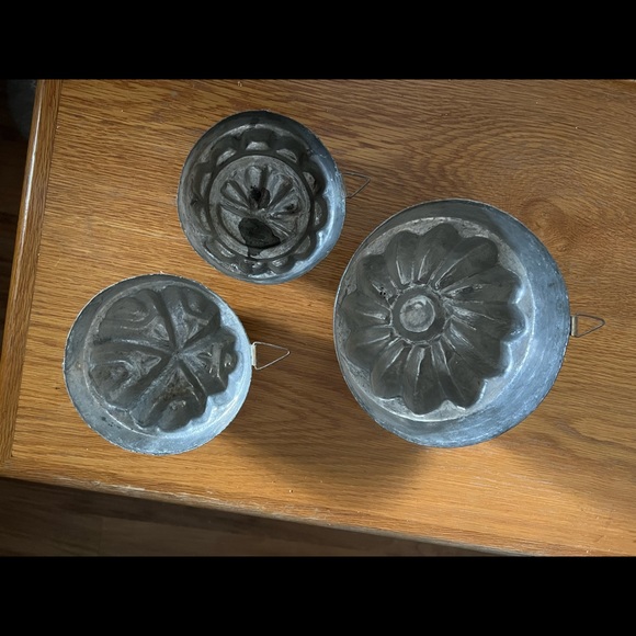 Set of Three Nesting Antique Copper Molds - Picture 3 of 8